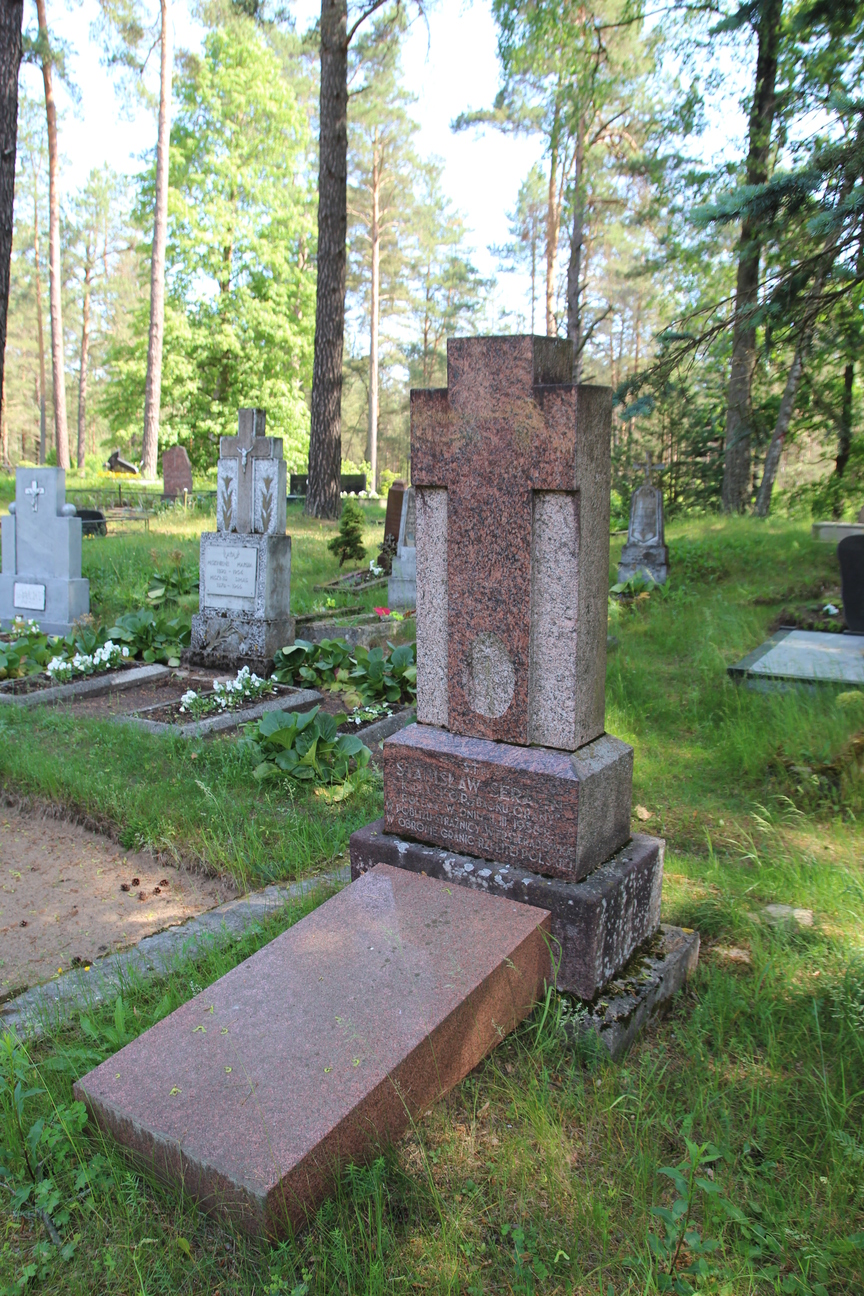 Grób Stanisława Serfaina na cmentarzu w Marcinkańcach